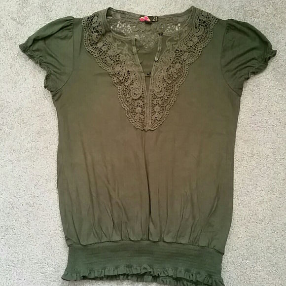 Super cute cap sleeve top