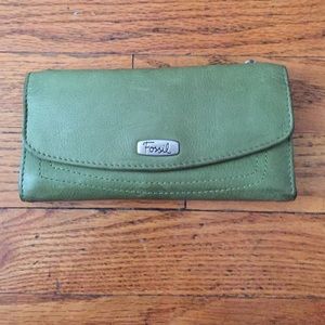 Fossil green leather trifold clutch wallet