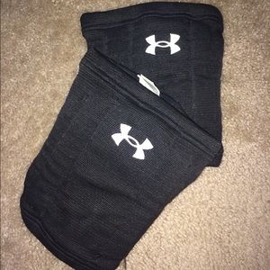 Under Armour knee pads