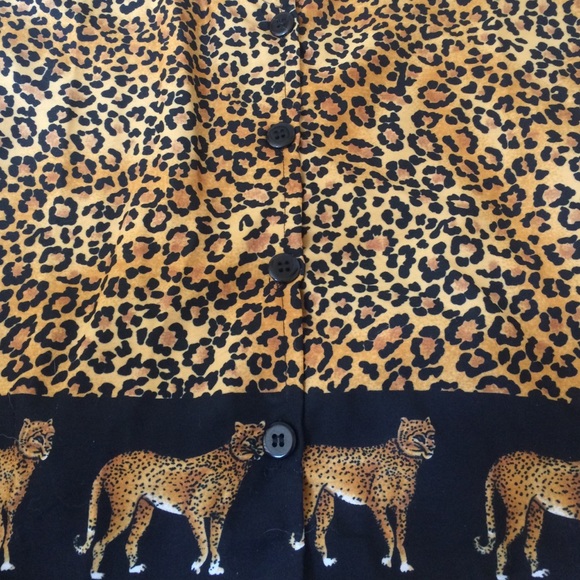 Size M or larger Small Animal Print top - Picture 2 of 4