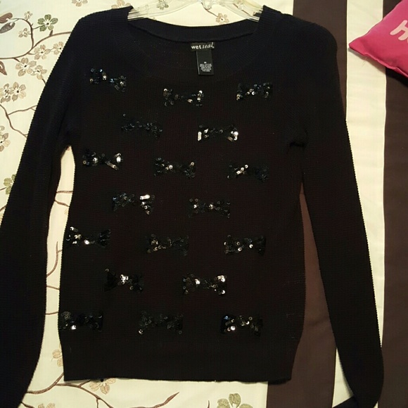 Wet Seal Black pullover