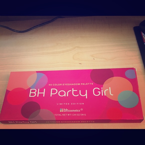 BH cosmetics eyeshadow palette