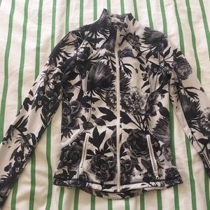 Lululemon Forme Jacket sz 8 black & white floral