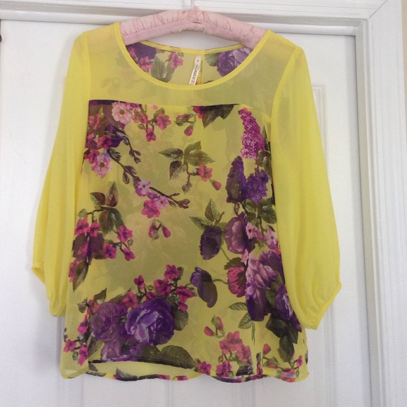 Shear floral top