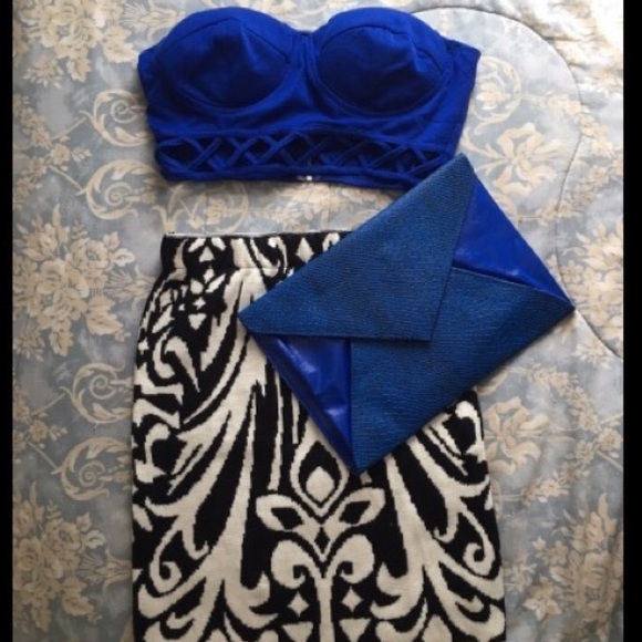 Printed Bodycon Skirt - Picture 3 of 3