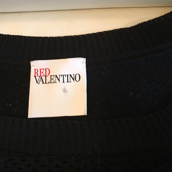 Valentino red sweater with a bow💯 - Picture 3 of 4