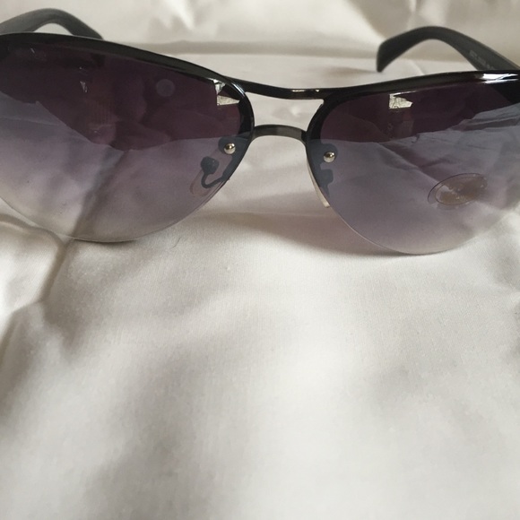 Jet black sunglasses - Picture 3 of 3