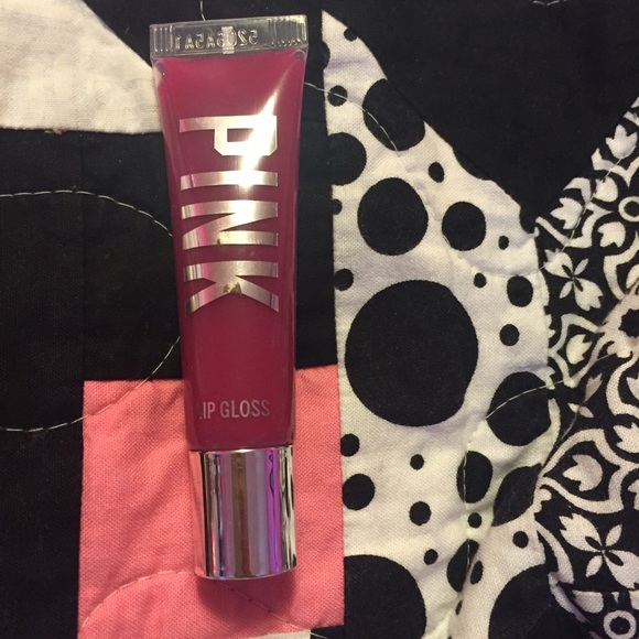 Pink lipgloss