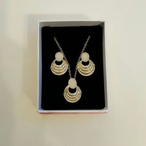Earrings and necklace set