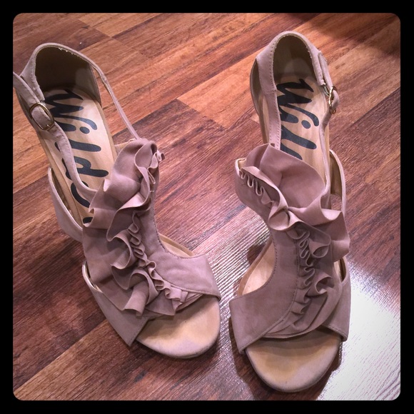 Ruffle nude heels