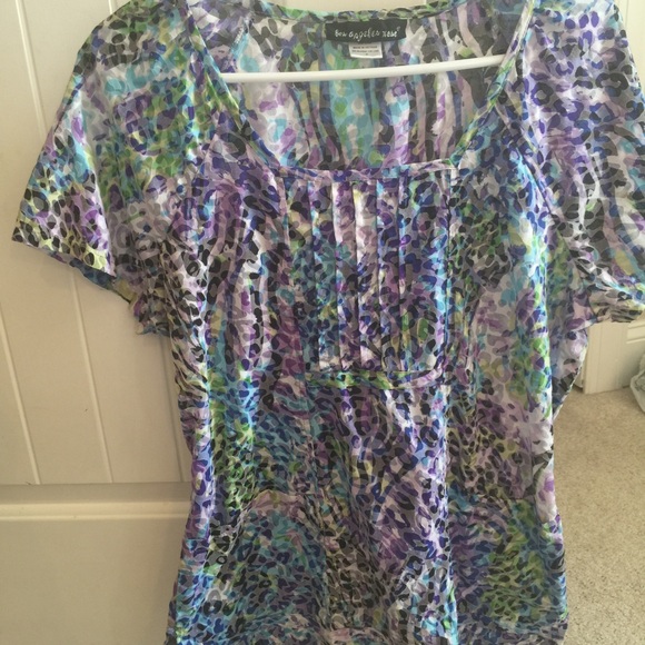 Small scrub top never worn