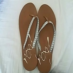 Roxy sandals