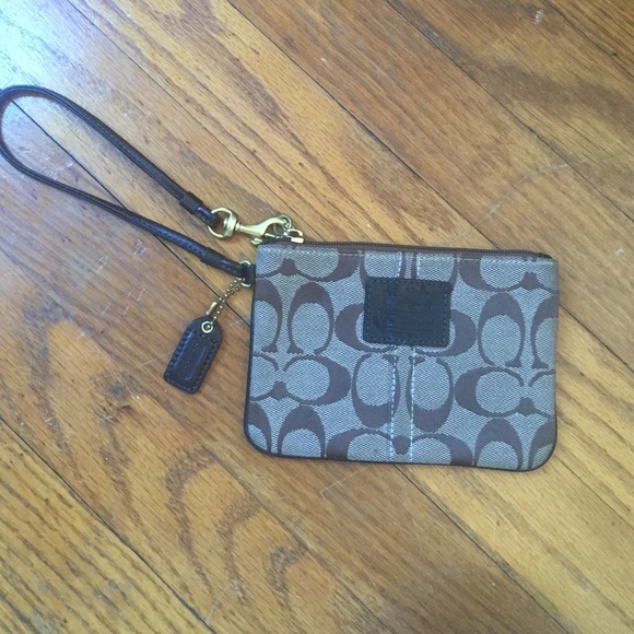 Coach wristlet small