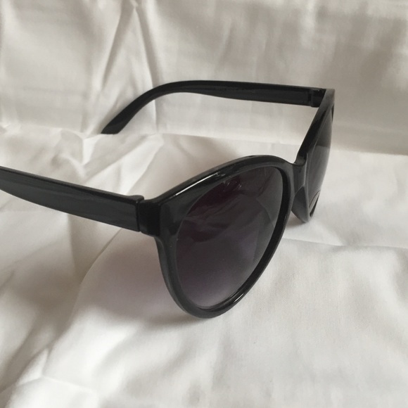 Cat eyes dark brown or black - Picture 2 of 4