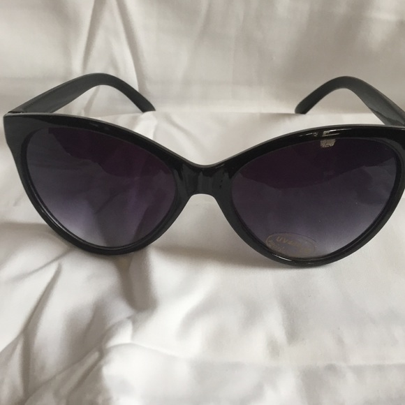 Cat eyes dark brown or black - Picture 3 of 4