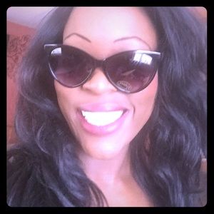 Cat eyes dark brown or black