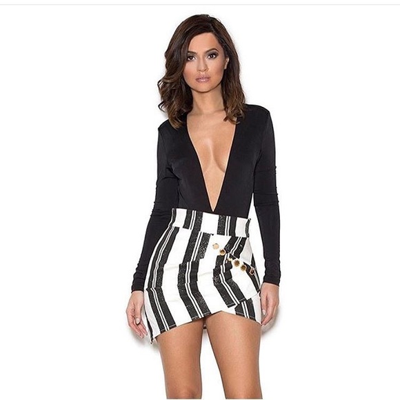 🔴SOLD🔴Deep V bodysuit