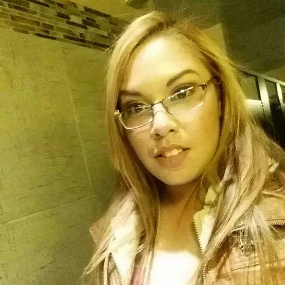 Meet your Posher, Evelyn