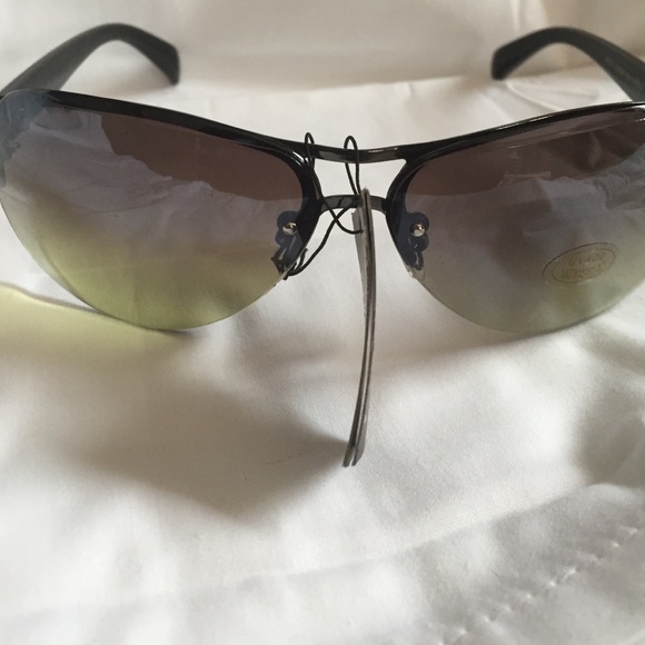 Sunglasses - Picture 3 of 3