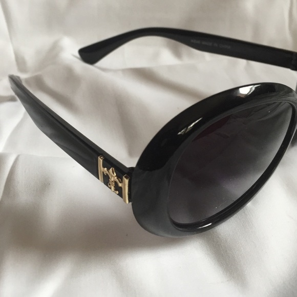 JetBlack sunglasses crown on side uv400 - Picture 2 of 3