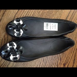 New w/ box !Stuart Weitzman black leather flats 8!