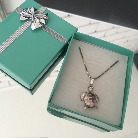 Italian turtle necklace in sterling silver