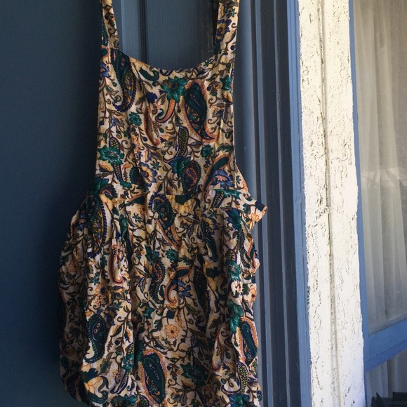 Super cute paisley romper! 💕✨💕