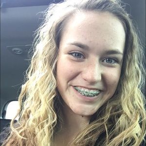 Meet your Posher, Brooke