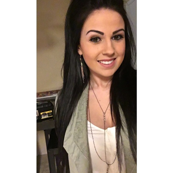 Meet your Posher, Christina