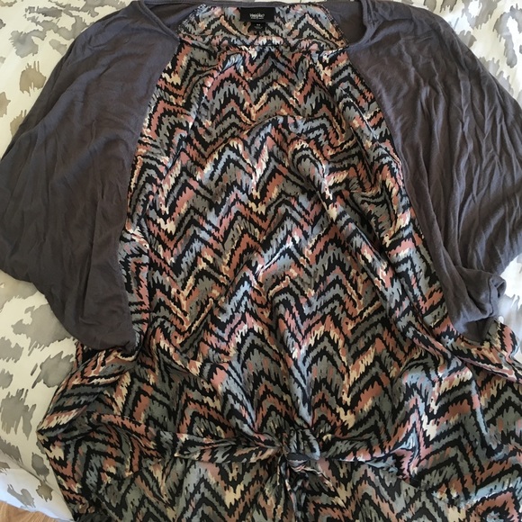 Mossimo pattern top - Picture 1 of 1