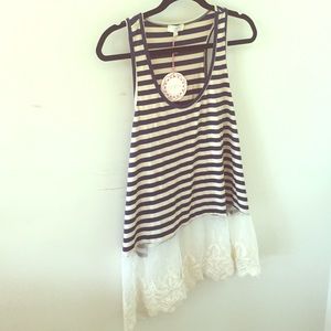 Stripe tank top w/ lace hem