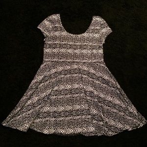 Aero geometric/ tribal print dress! Size XL!