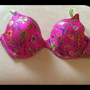 NEW 32D perfect coverage sexy tee bra, lined