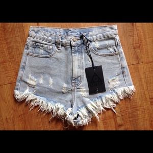 BRAND NEW UNIF Bab high waisted shorts