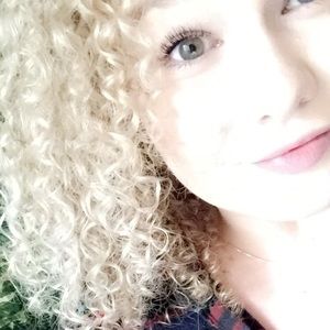 Meet your Posher, Cait