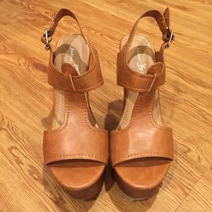 Light Brown/Tan Wedges