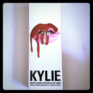 Kylie  lip kit