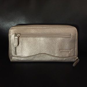 NWOT Tignanello Wallet