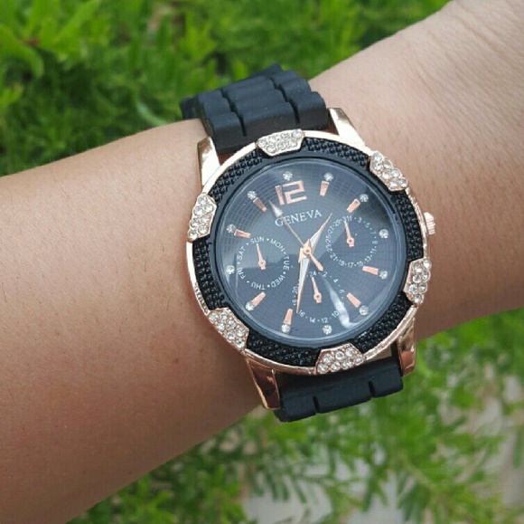 Women's Black rose gold rhinestone silicone watch