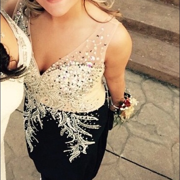 Prom dress wore once for maybe an hour to two hour - Picture 2 of 4