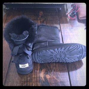 Ugg Australian classic short Bailey Bow boots