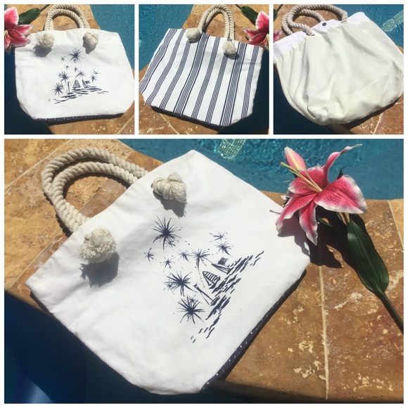 CLOSET CLOSED FOR SUMMER - Picture 1 of 4