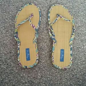 Vera Bradley flip flops size medium (7-9)