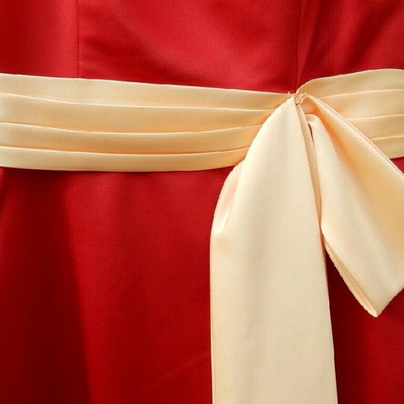 Red satin gown with yellow sash prom or bridesmaid - Picture 4 of 4