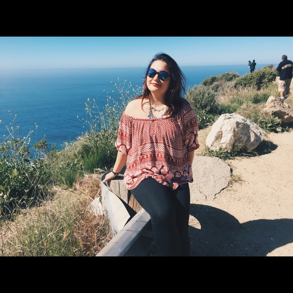 Meet your Posher, Camille