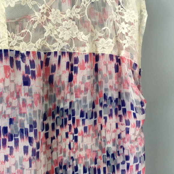 NWOT Pink, Purple, & White Pattern Lace Top - Picture 4 of 6