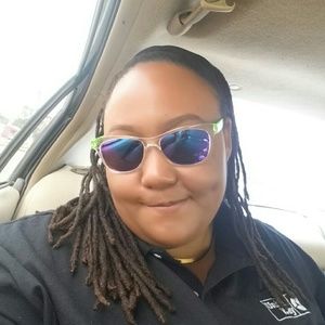 Meet your Posher, April