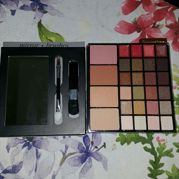 City Color Makeup Set! - Picture 4 of 4
