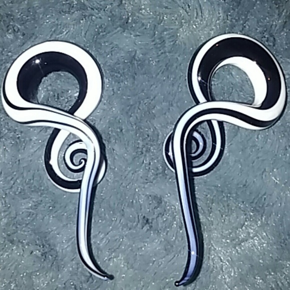 New handmade Pyrex glass tunnels-spiral ear tapers - Picture 2 of 2