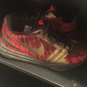 Kobe 10 "iron man"